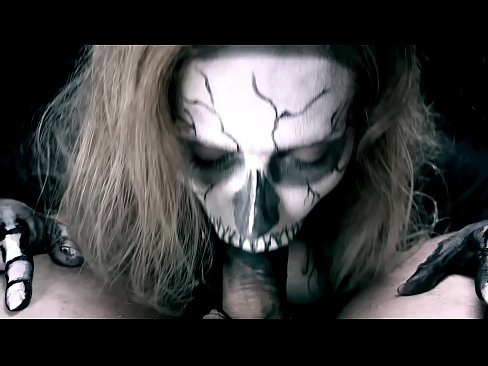 ❤️ Demon djevojka siše kurac svojim crnim ustima i guta spermu. ☑ Super porno u pornografiji hr.valeshop.top ❌❤